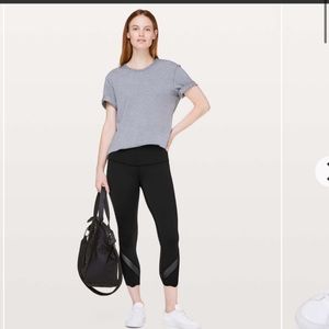 Lululemon wunder under crop scallop size 4